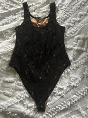 NWOT LOFT Versa black lace scoop neck bodysuit